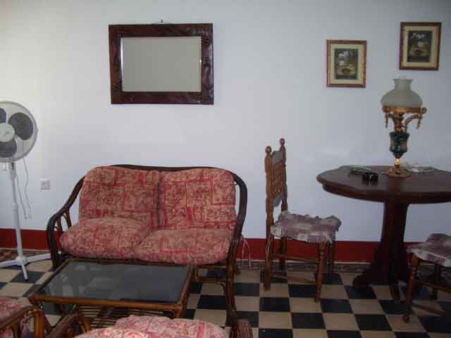 Pink House: Lounge