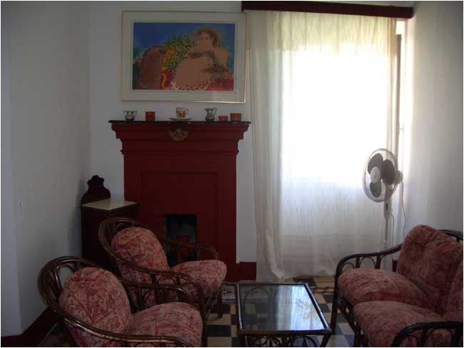Pink House: Lounge